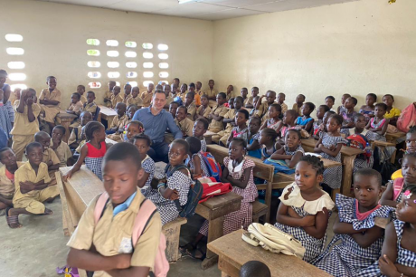 1 346 employees mobilized to bring water to 650 young ivorians school children